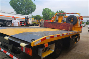 金山区附近拖车电话号码服务